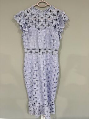 Chelsea Lace Flutter Sleeve Midi Dress in Light Lavender Size M